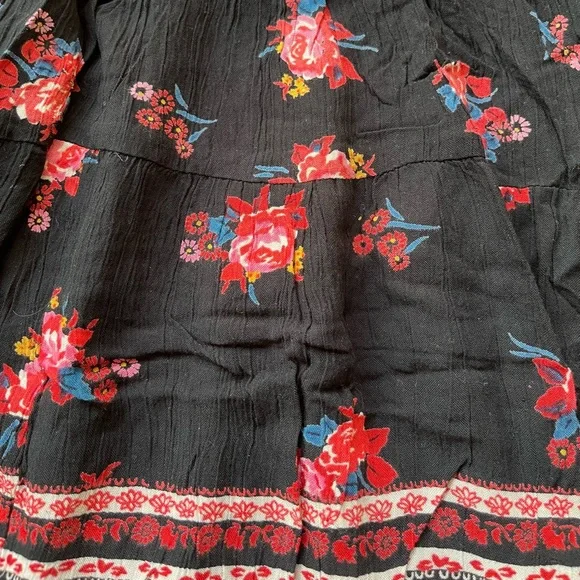 Black Floral Mini Skirt - Picture 3 of 3